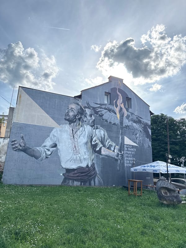 Walking tour captures everyday street scenes in Vratsa, Bulgaria