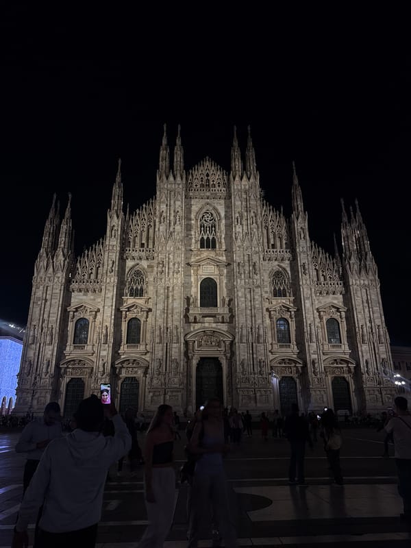 Milan Cathedral draws nighttime visitors on Sunday evening
