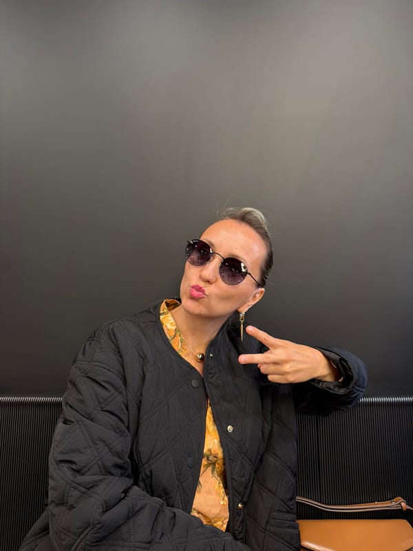Café outing in Izhevsk with pastries and playful poses
