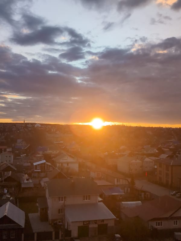Sunset cityscapes and cat photos captured in Izhevsk