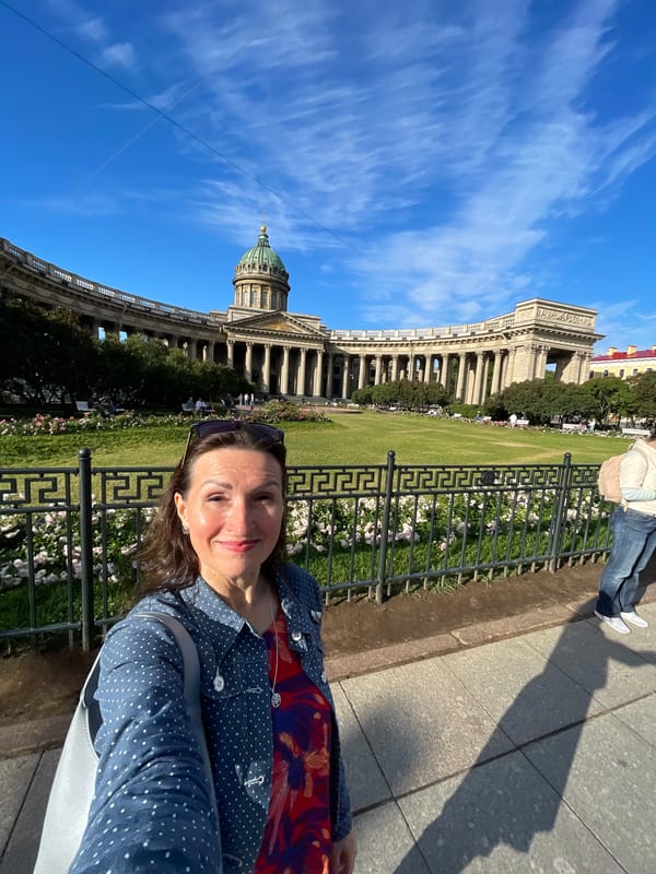 Morning stroll along Nevsky Prospekt, Saint Petersburg
