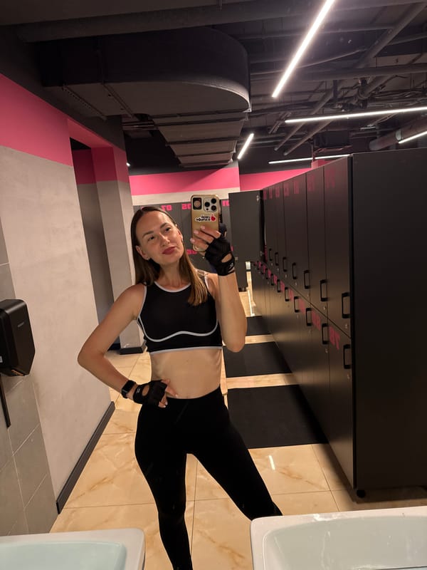 Post-workout locker room selfies from a Sochi gym