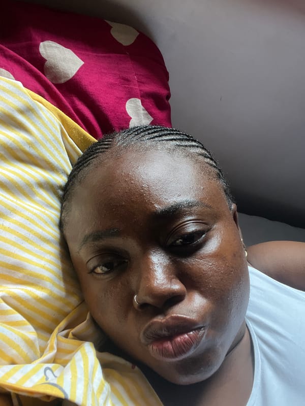 Woman documents lunch with selfies in Abuja bedroom