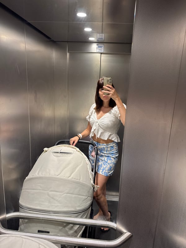 Elevator mirror selfie with stroller, Isola delle Femmine