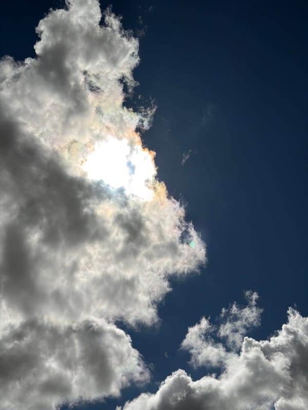 Cloud formations observed over Rossiyskiy, Russia