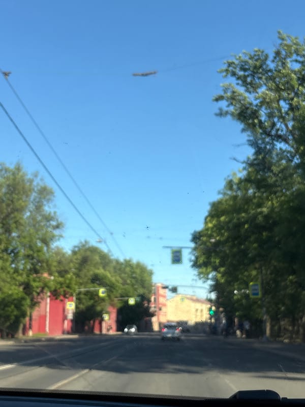 Clear afternoon drive captured on Saint Petersburg thoroughfare