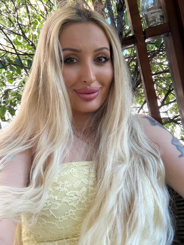 Outdoor selfie session, yellow lace top and gold necklace