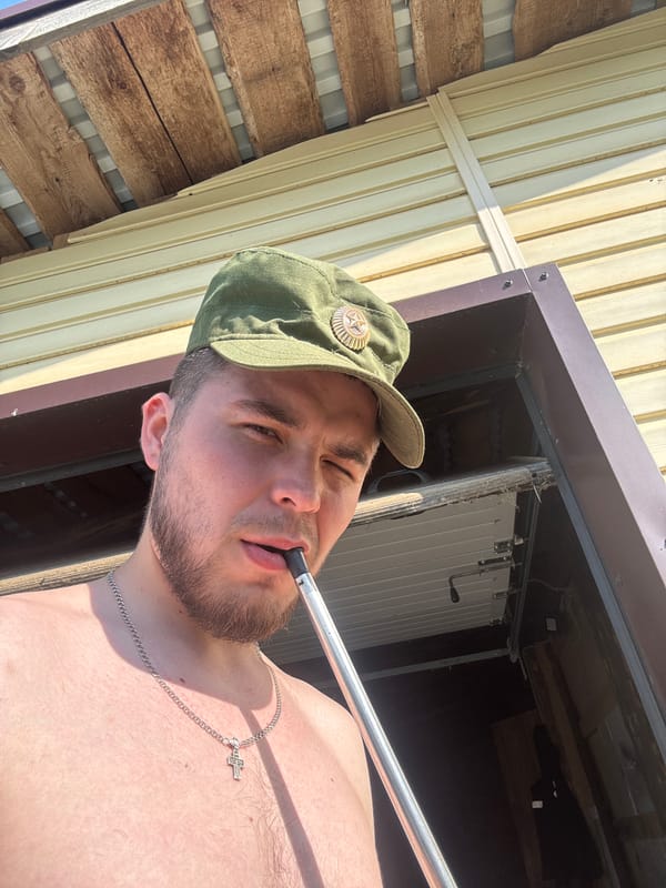 Hookah break on a sunny afternoon in rural Бородулино