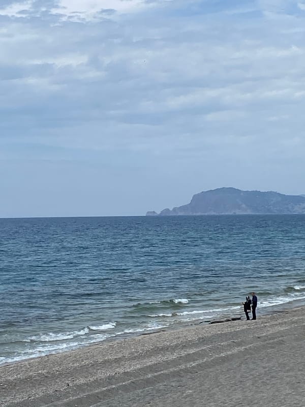 Morning stroll through Alanya captures everyday coastal tourism moments