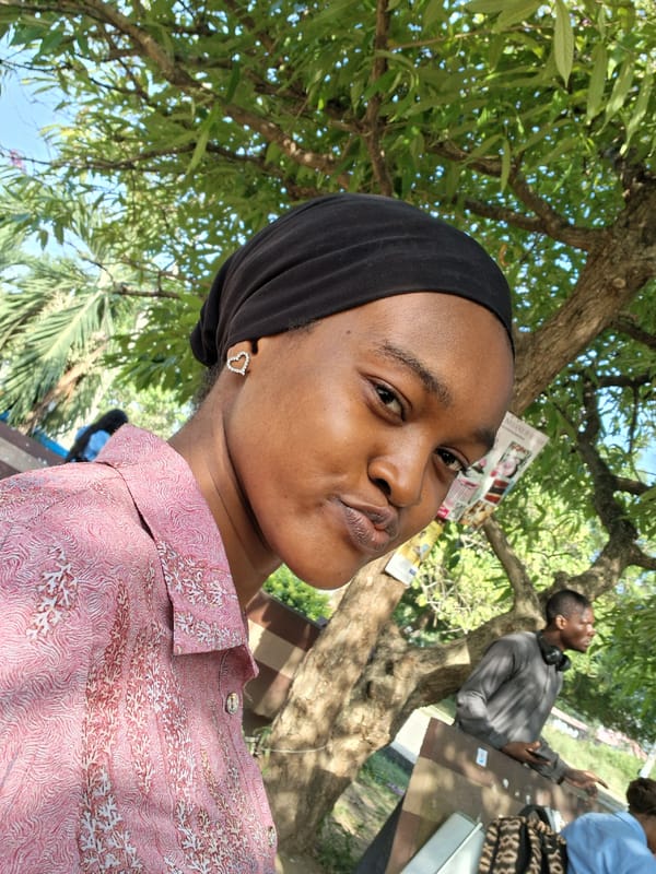 Ordinary afternoon moments documented across Lagos neighborhoods