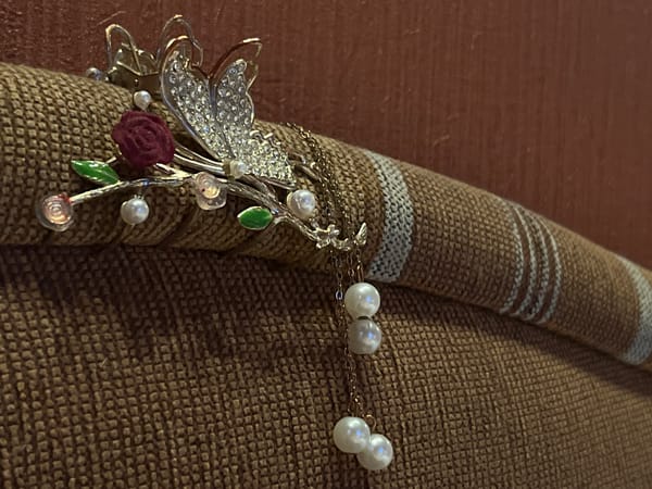 Handcrafted home decor and accessories in a Chelyabinsk interior