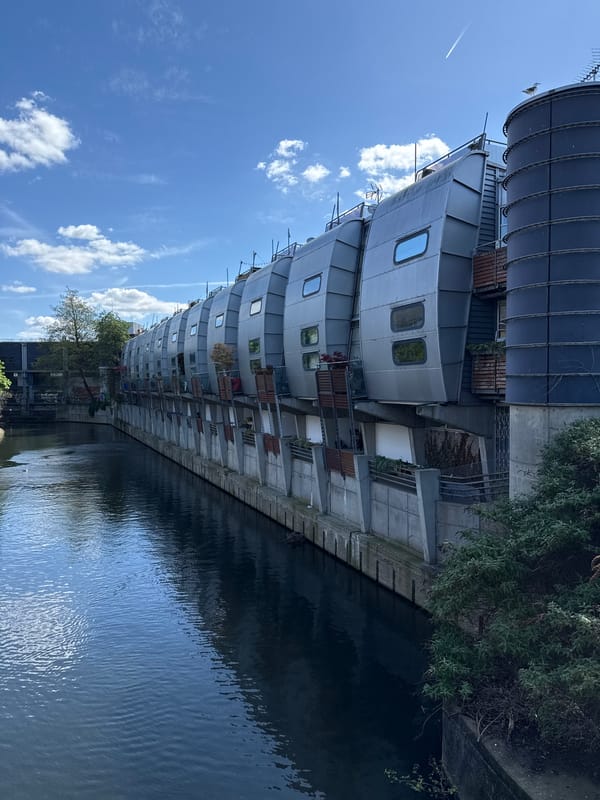 Ordinary London street life documented in 11-minute window