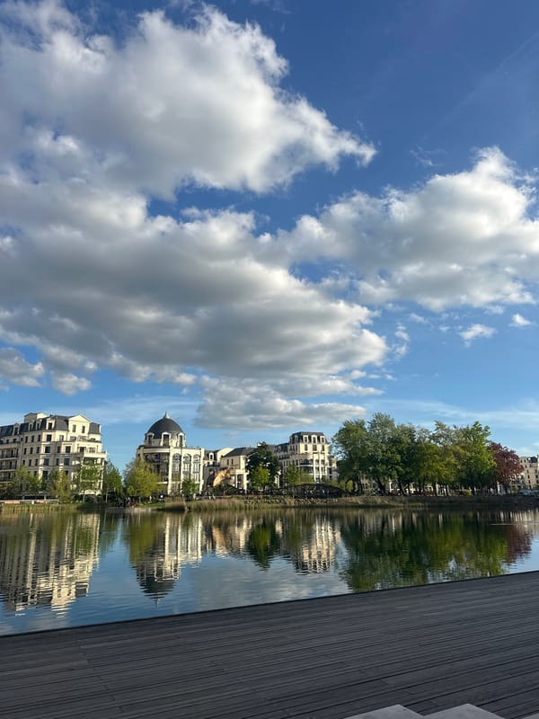 Clear skies and calm waters observed in Clamart