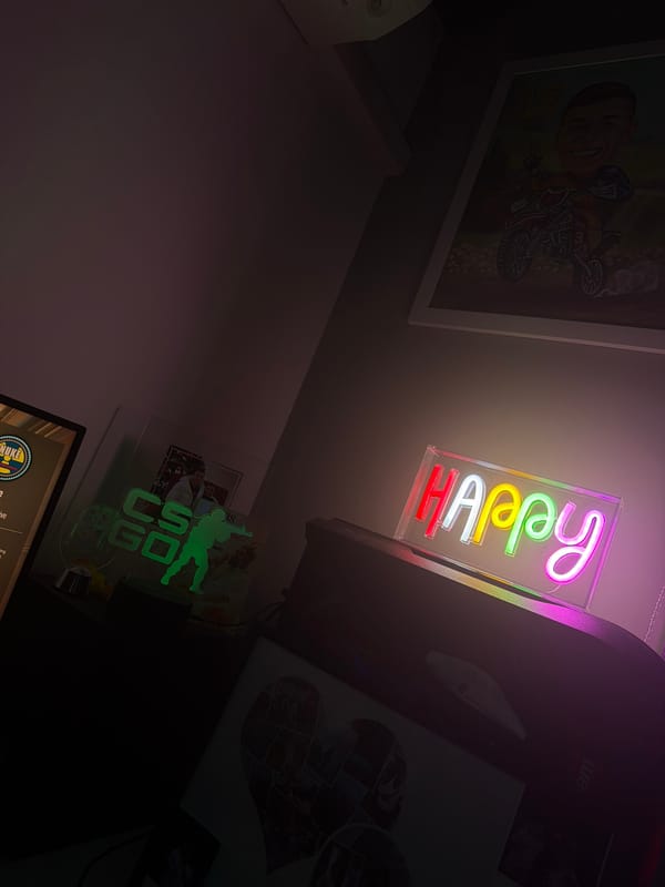 Indoor moments: selfies, gaming, decorative items captured over 75 minutes