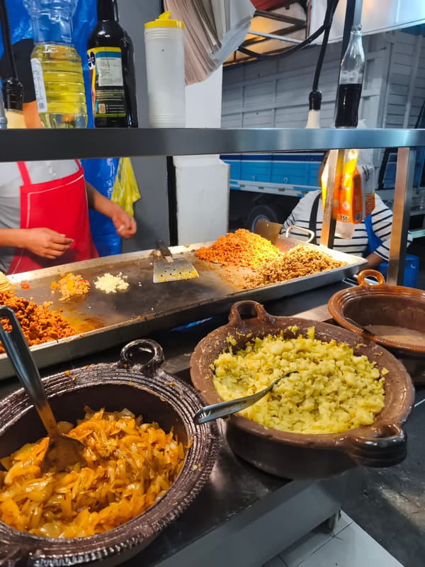 Late-night street vendors serve food, flowers in Mexico City