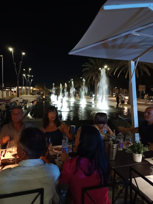Late-night outdoor dining along Roseto degli Abruzzi's seafront promenade
