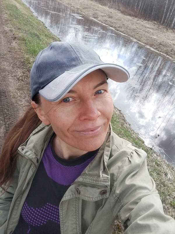 Woman documents bicycle ride through rural Снопок Новый, Russia