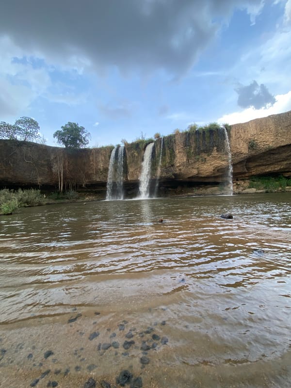 Visitors enjoy leisure activities at Nigerian waterfalls
