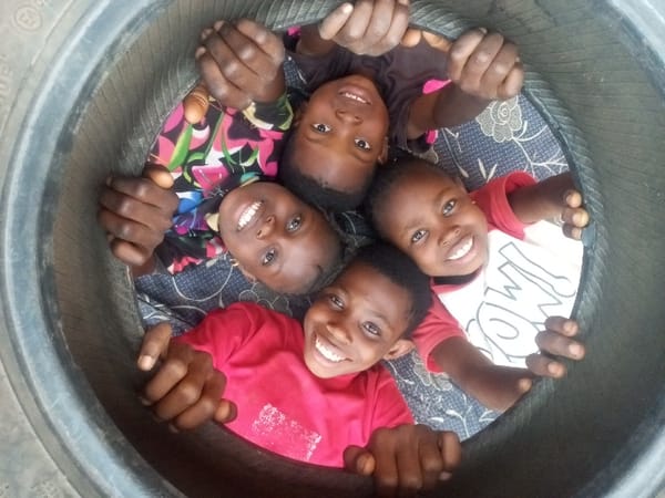 Nigerian children play together in Tempure community activities