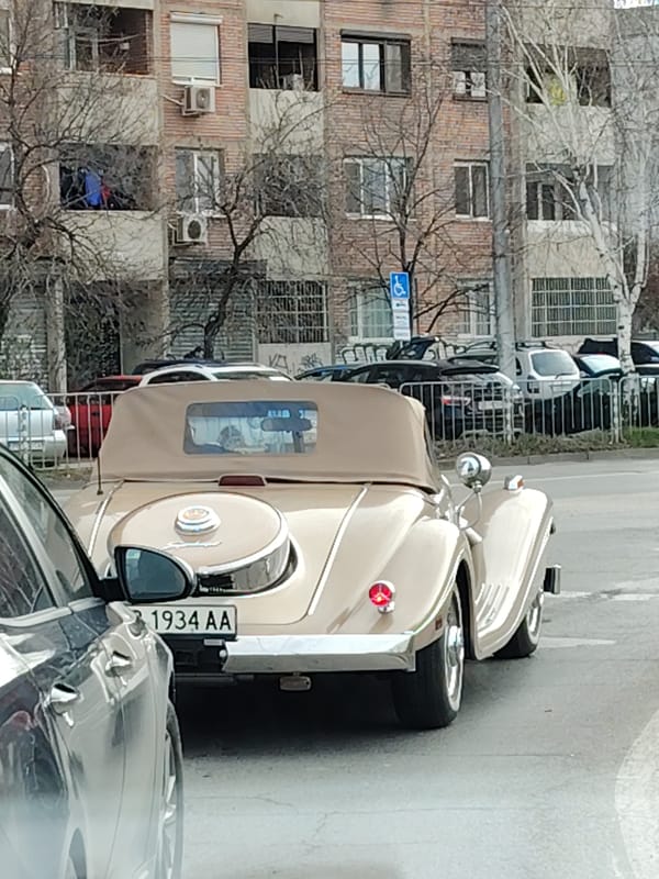 Vintage 1934 car spotted among modern vehicles in Sofia