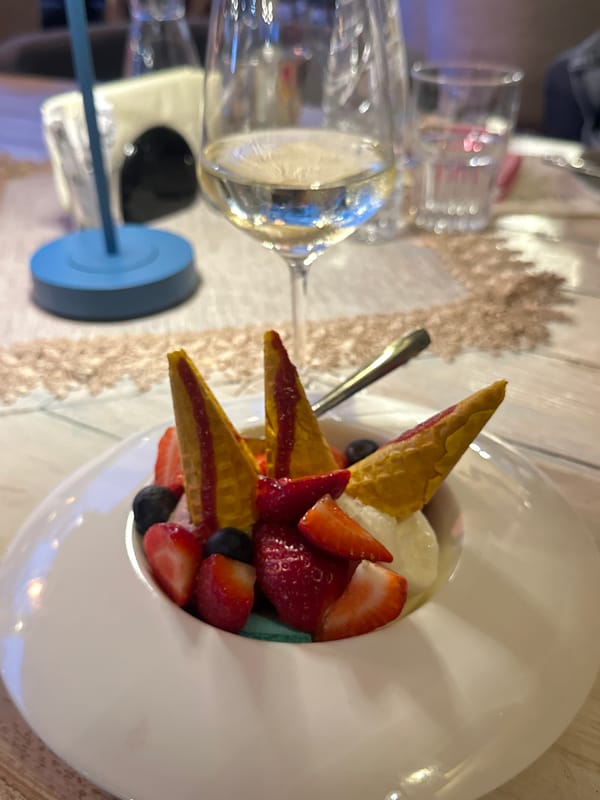 Afternoon dining captured at Veliko Tarnovo restaurant