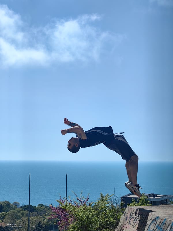 Man performs backflips, jumps on coastal structures in Varna