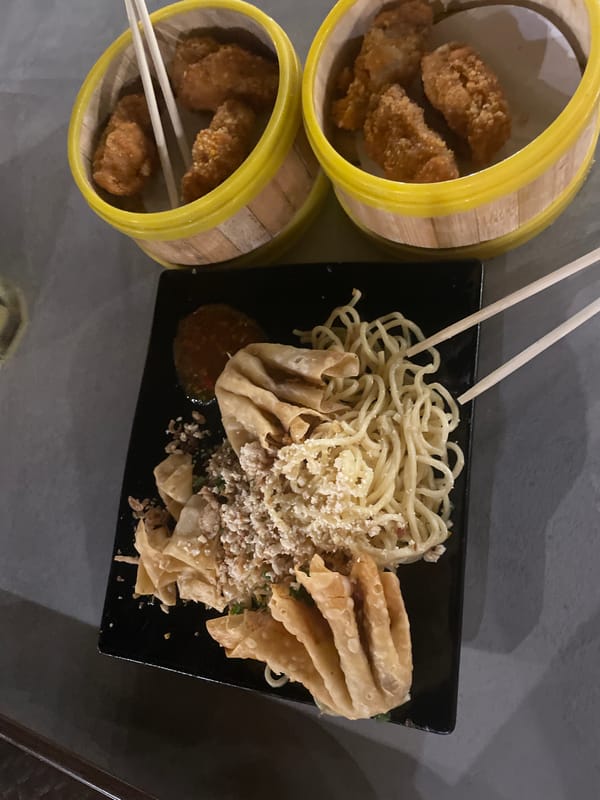 Meal with bamboo steamers photographed in Jimbaran, Indonesia