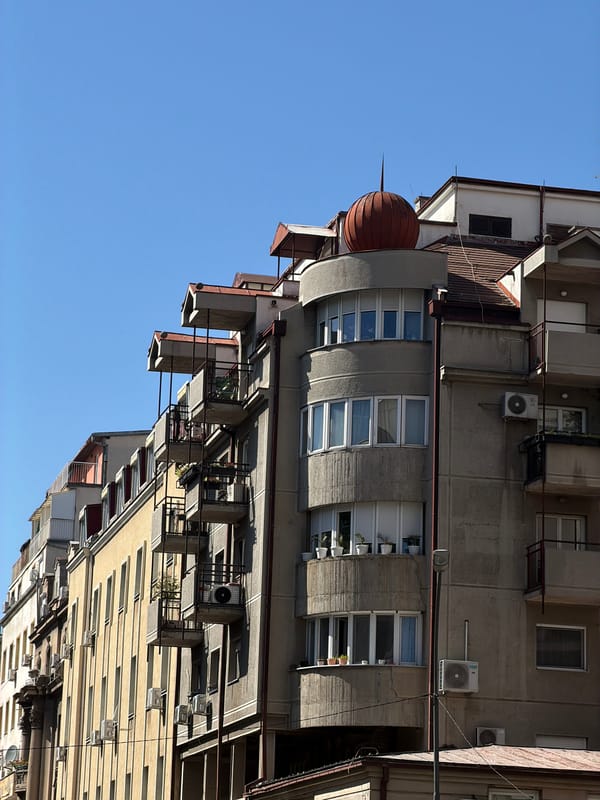 Witness documents Belgrade street scenes during afternoon walkthrough