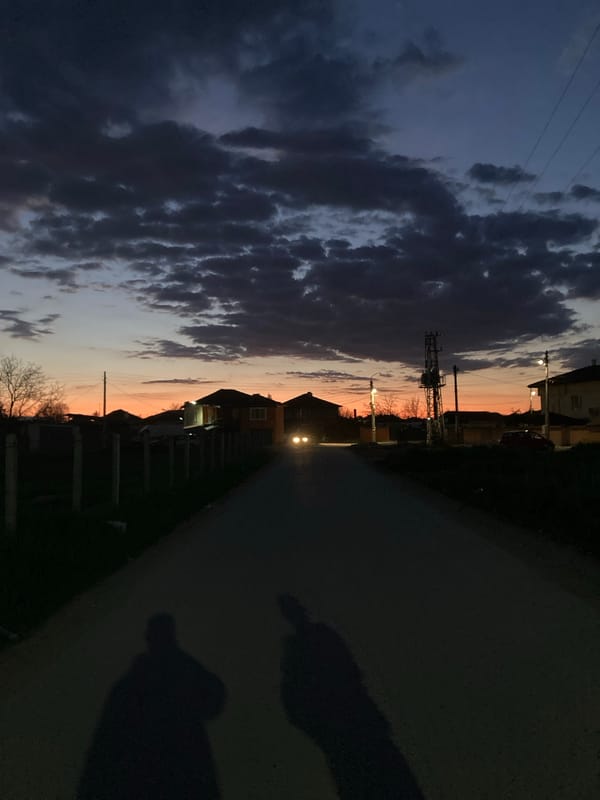 Twilight street scene captured in Orizari, Bulgaria