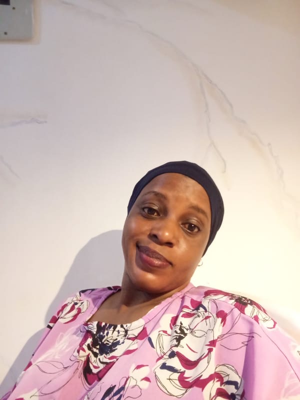 Woman photographed in portrait session in Unguwar Rimi, Nigeria