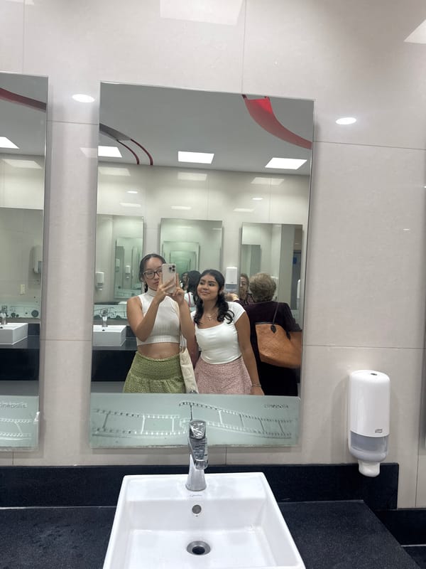 Evening shopping mall scenes documented in Puebla, Mexico