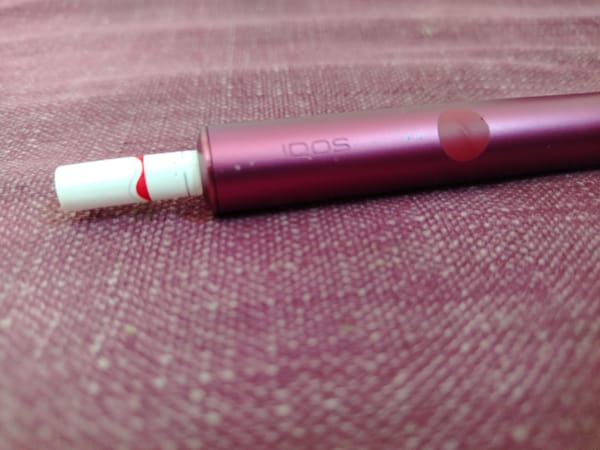 Pink IQOS device spotted on surface in Gabrovo