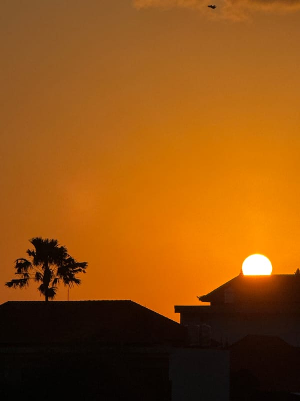 North Kuta sunset and studio scenes documented Monday morning