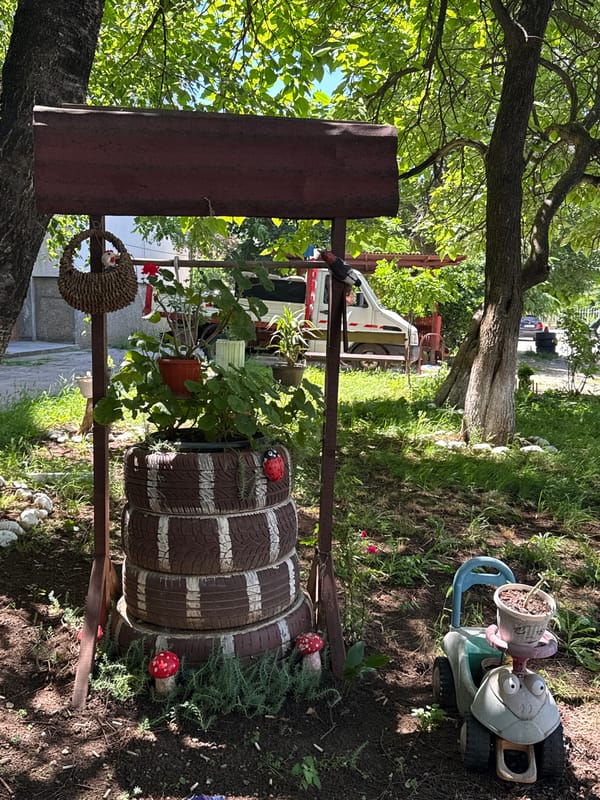 Coffee and Coke break in Vratsa courtyard garden