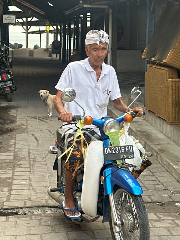 Everyday life along North Kuta's beachside streets, Bali