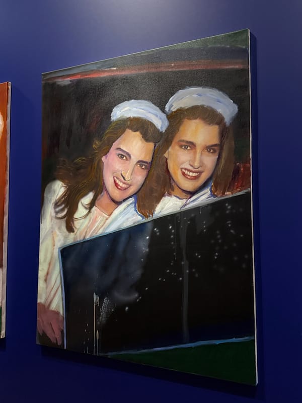 Moscow museum: nurse portraits, sculptural figures, and fast food installations