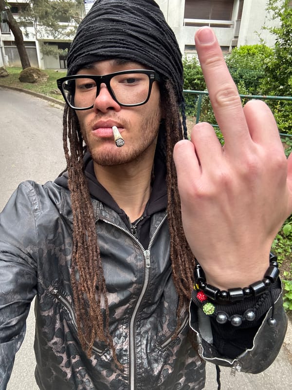 Man spotted smoking outside building in Les Ulis