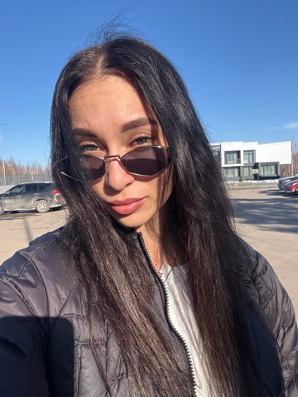 Family enjoys afternoon at Votkinsk swimming pool and sauna facility