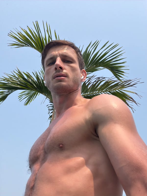 Early morning workout session captured in Đà Nẵng