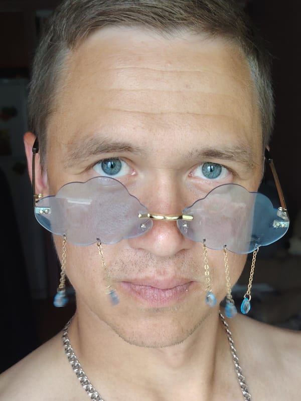 Creative portrait session with props and accessories in Chaikovsky