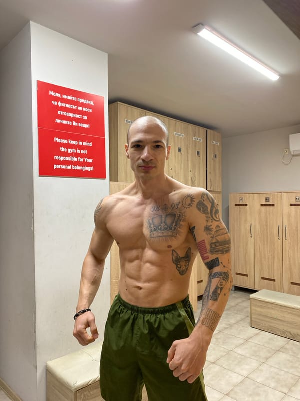 Tattooed Man Takes Morning Gym Selfies in Pleven