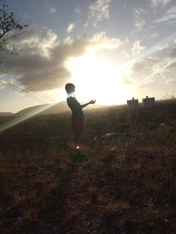 Sunset observations and unusual night sky activity documented in Juan Griego