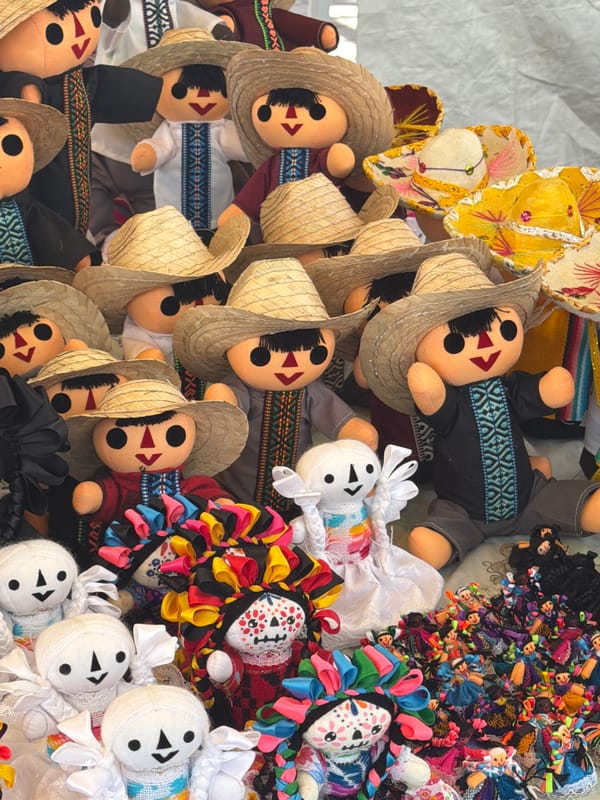 Tourist captures architecture, crafts, signage in Aguascalientes, Mexico