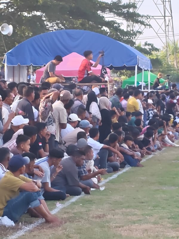 Local soccer match draws crowds in Indonesian village