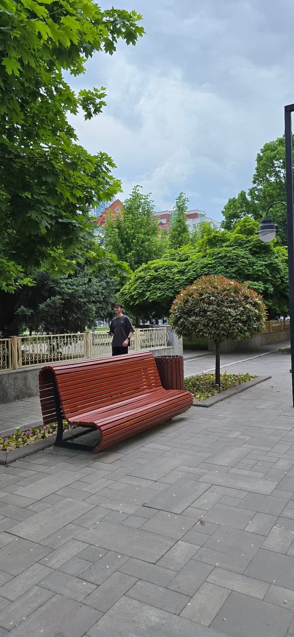 Ordinary street life documented in Grozny during afternoon