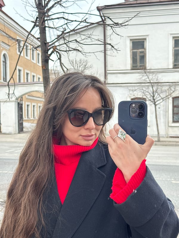 Woman documents solo visit through central Kazan landmarks