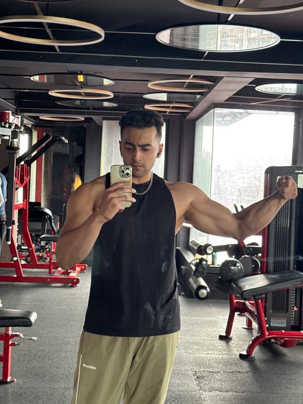 Kolkata gym session: selfies and stretching on the mat