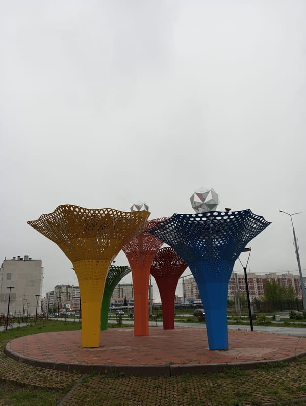 Witnesses document public art, street scenes in Kamensk-Uralsky, Russia