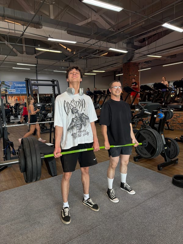 Gym activity and selfie-taking observed in Chaikovsky, Russia