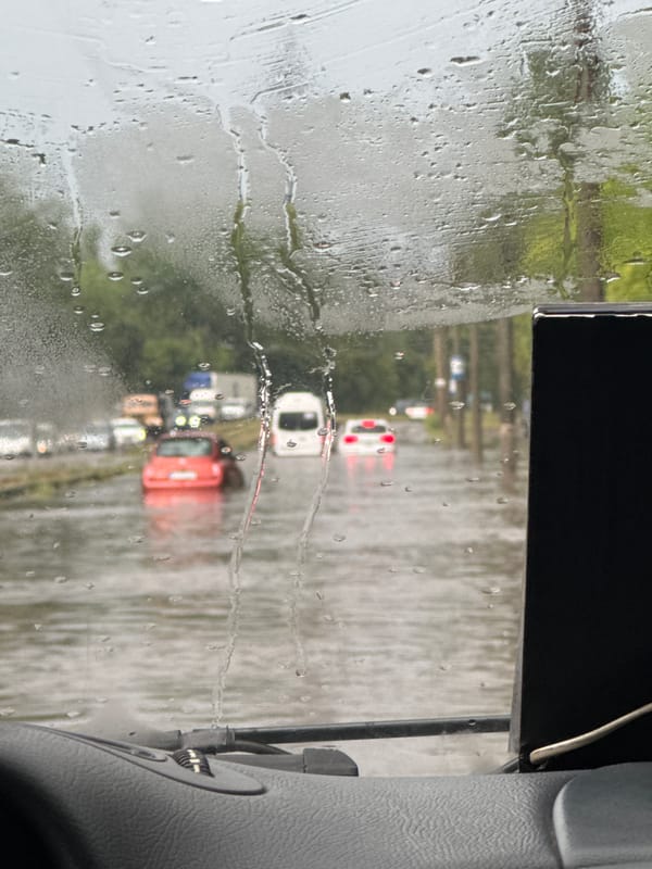 Severe street flooding hits Kryvyi Rih amid heavy rain